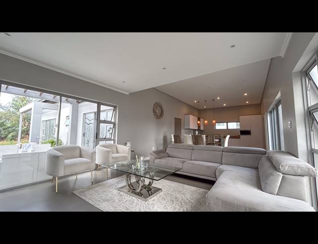 4 BEDROOM HOUSE FOR SALE IN PALM LAKES ESTATE